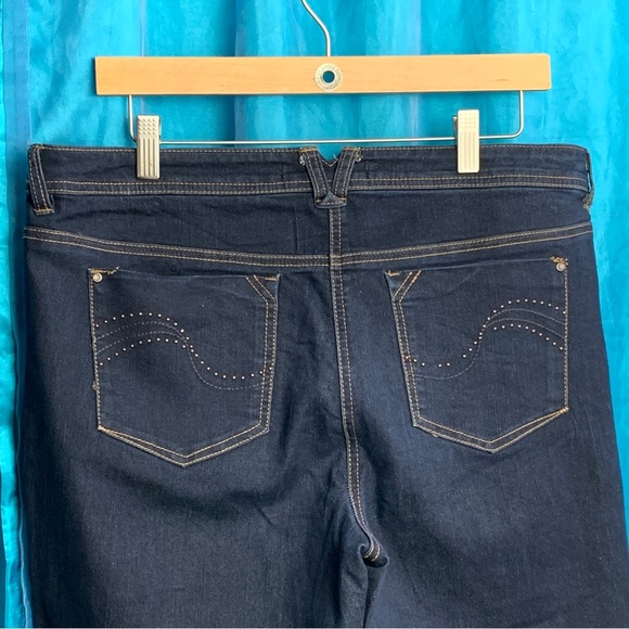 Reitmans Denim Capris (13) - Picture 2 of 7